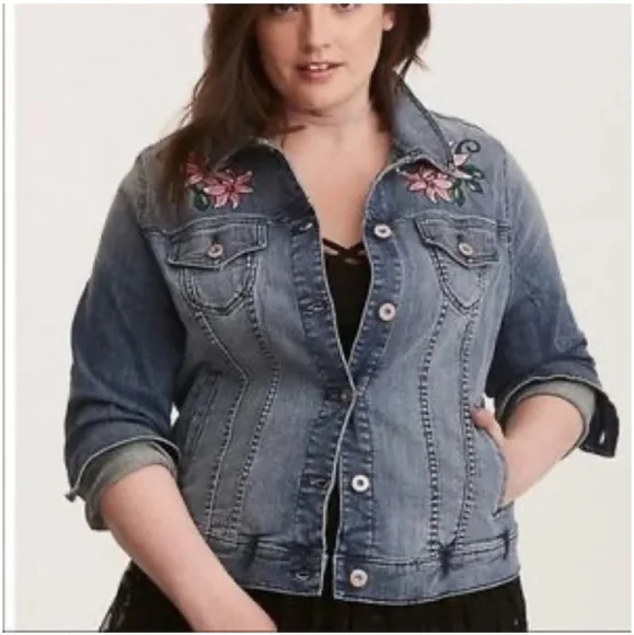 Torrid Premium Denim Jacket embroidered Fearless floral - Picture 3 of 15